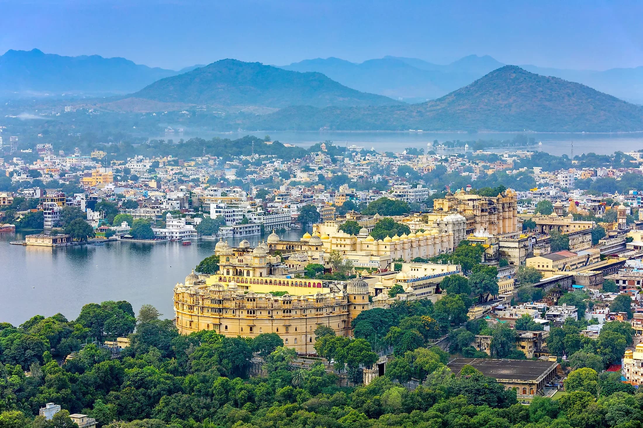 Udaipur, Sajjangarh Monsoon Palace & Mount Abu — photo 1